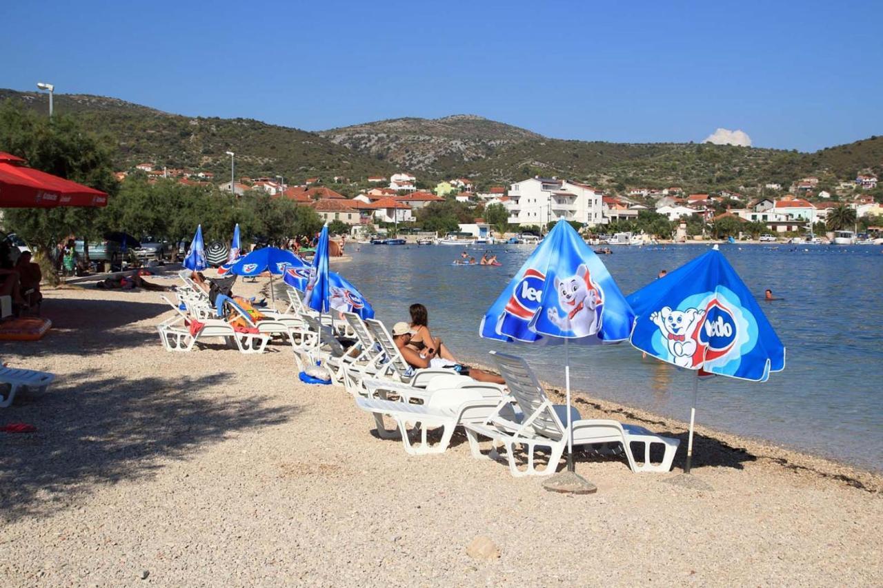 Apartments By The Sea Vinisce, Trogir - 5229 外观 照片