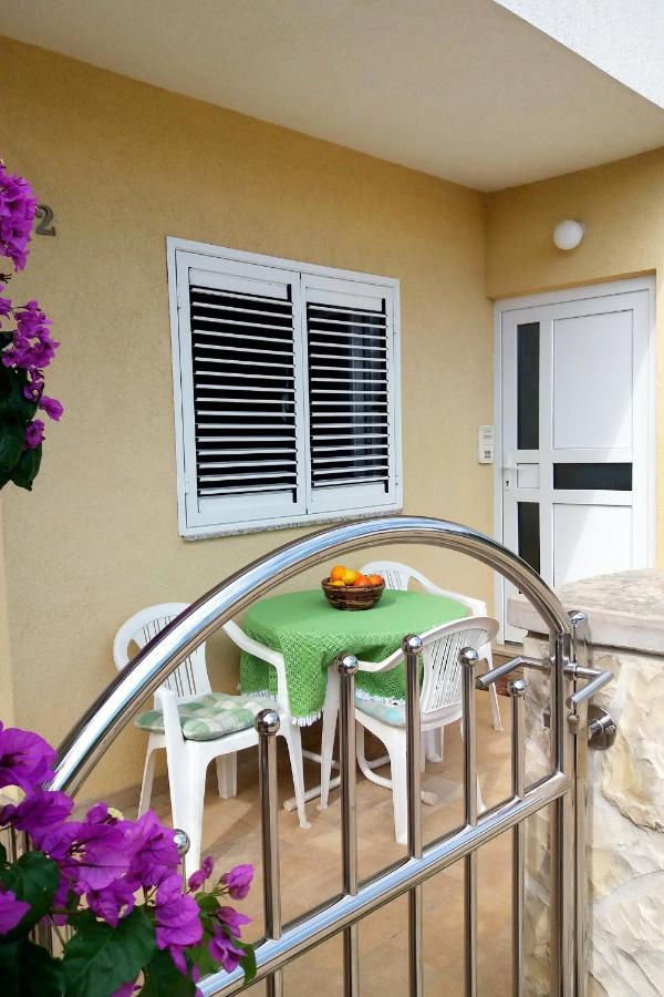 Apartments By The Sea Vinisce, Trogir - 5229 外观 照片