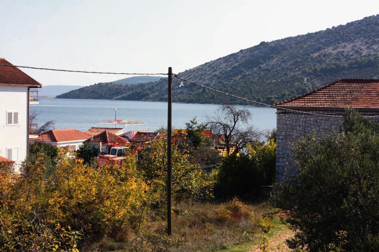 Apartments By The Sea Vinisce, Trogir - 5229 外观 照片