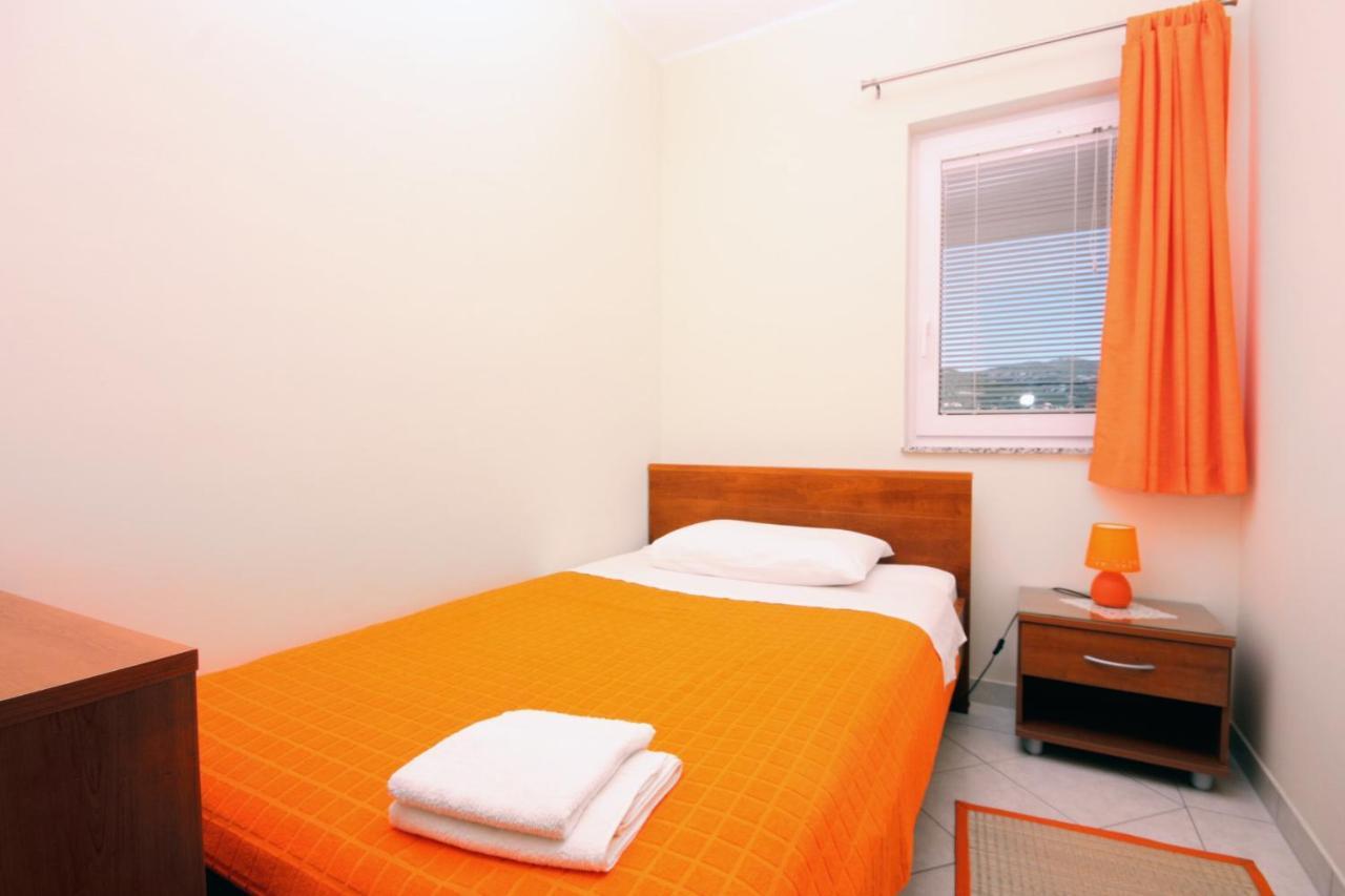 Apartments By The Sea Vinisce, Trogir - 5229 外观 照片