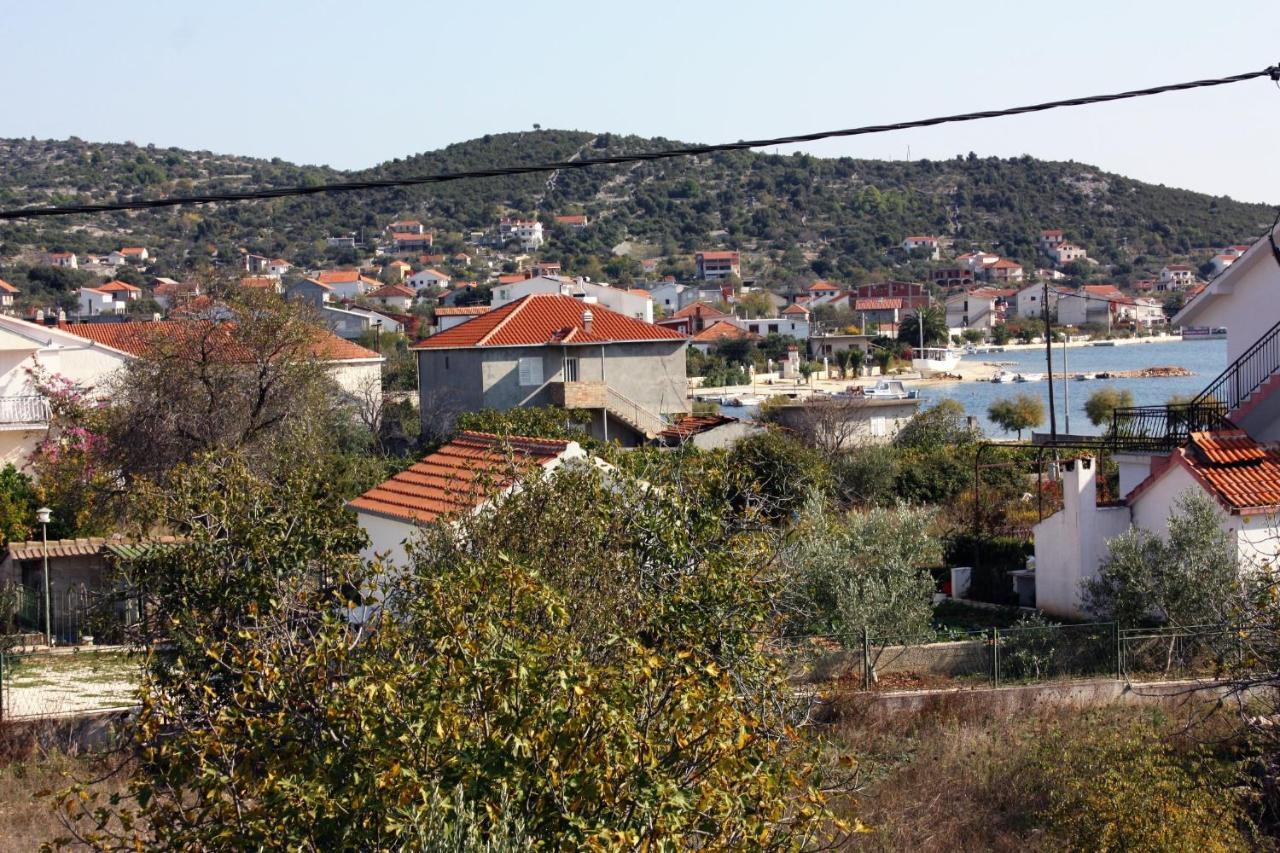 Apartments By The Sea Vinisce, Trogir - 5229 外观 照片