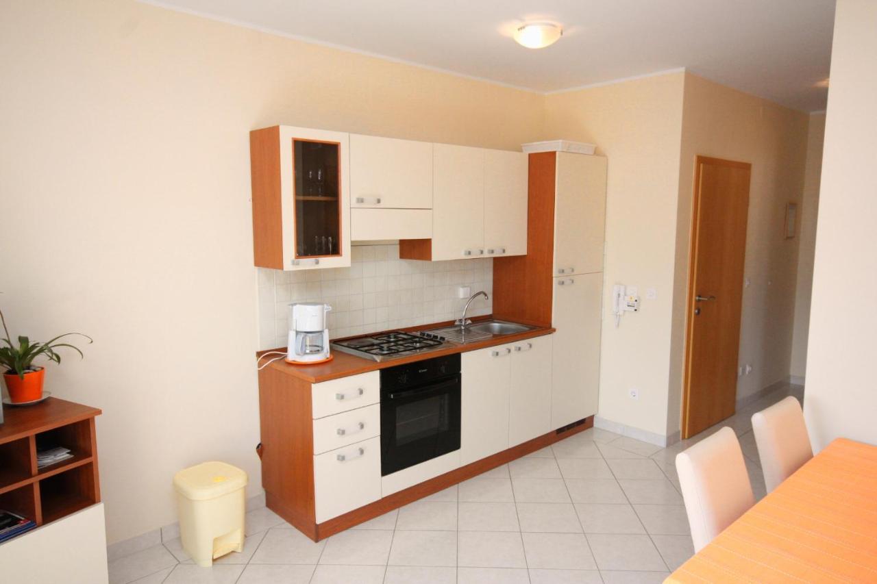 Apartments By The Sea Vinisce, Trogir - 5229 外观 照片