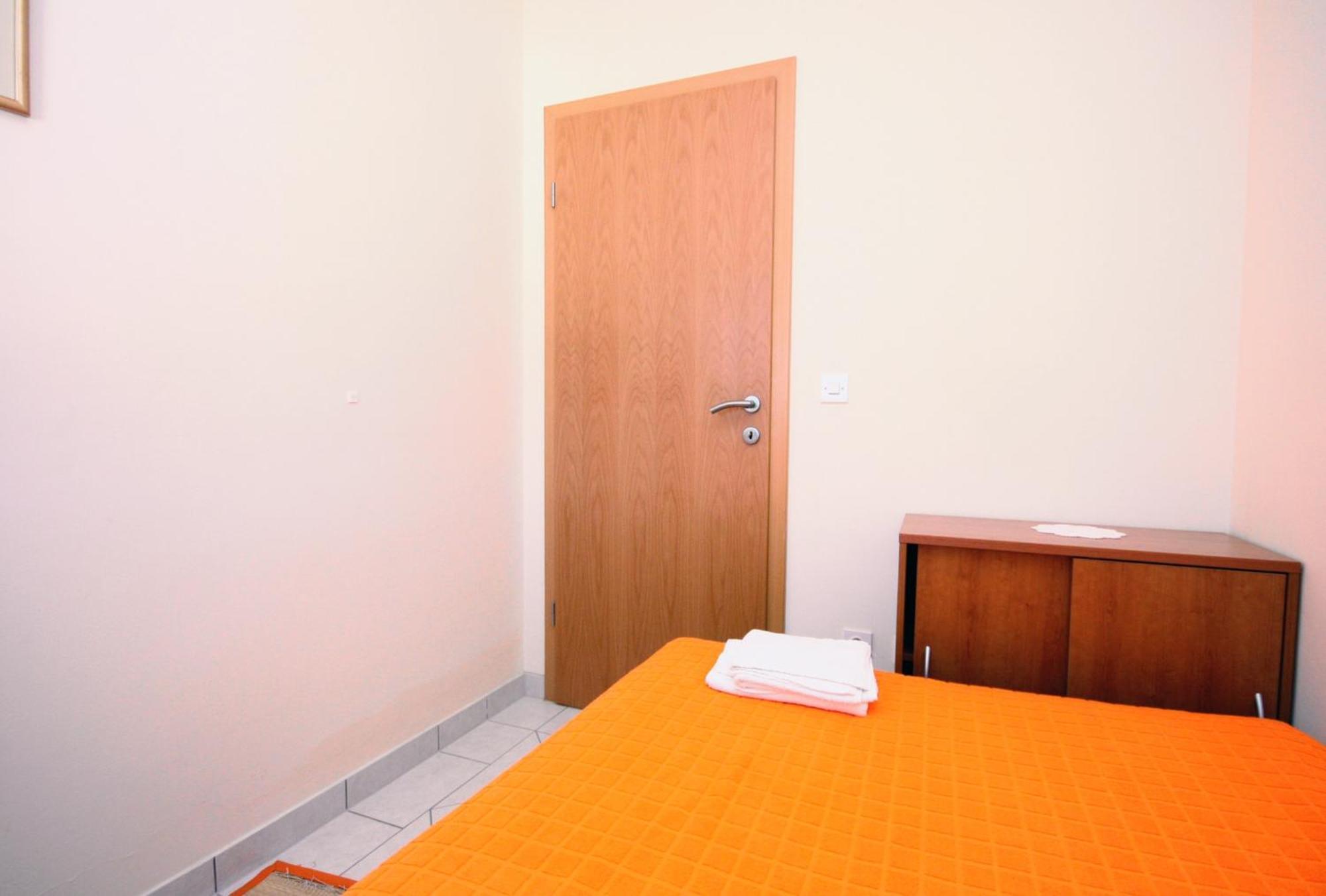 Apartments By The Sea Vinisce, Trogir - 5229 客房 照片